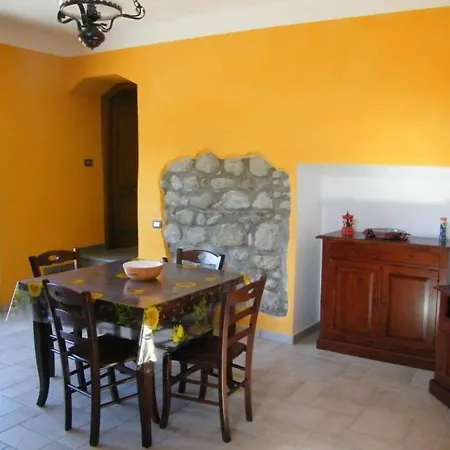 Podere I Casaloni - La Casa Nel Bosco